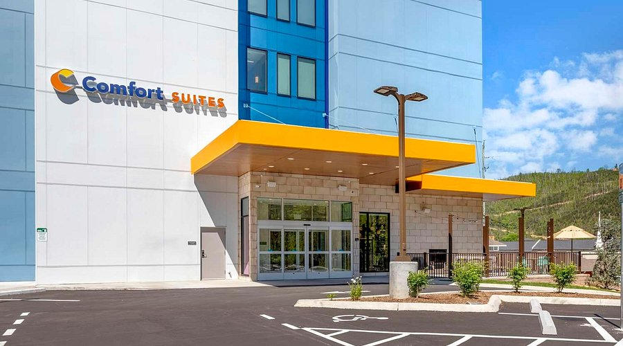 Comfort Suites Gatlinburg exterior